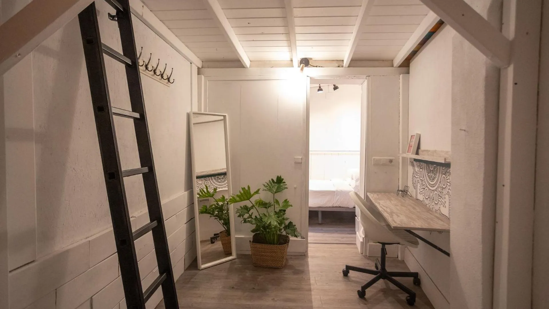 Naim Guest House Malaga